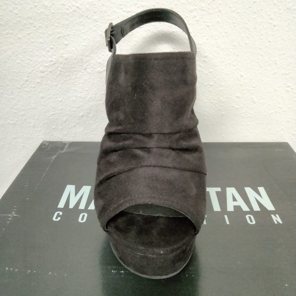 Manhattan collection black wedges - Picture 2 of 6